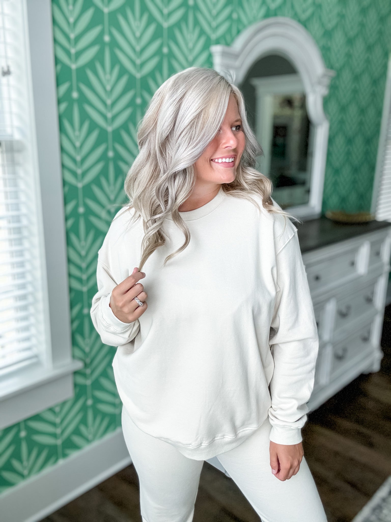 Feeling Cozy Sweatshirt - Cream